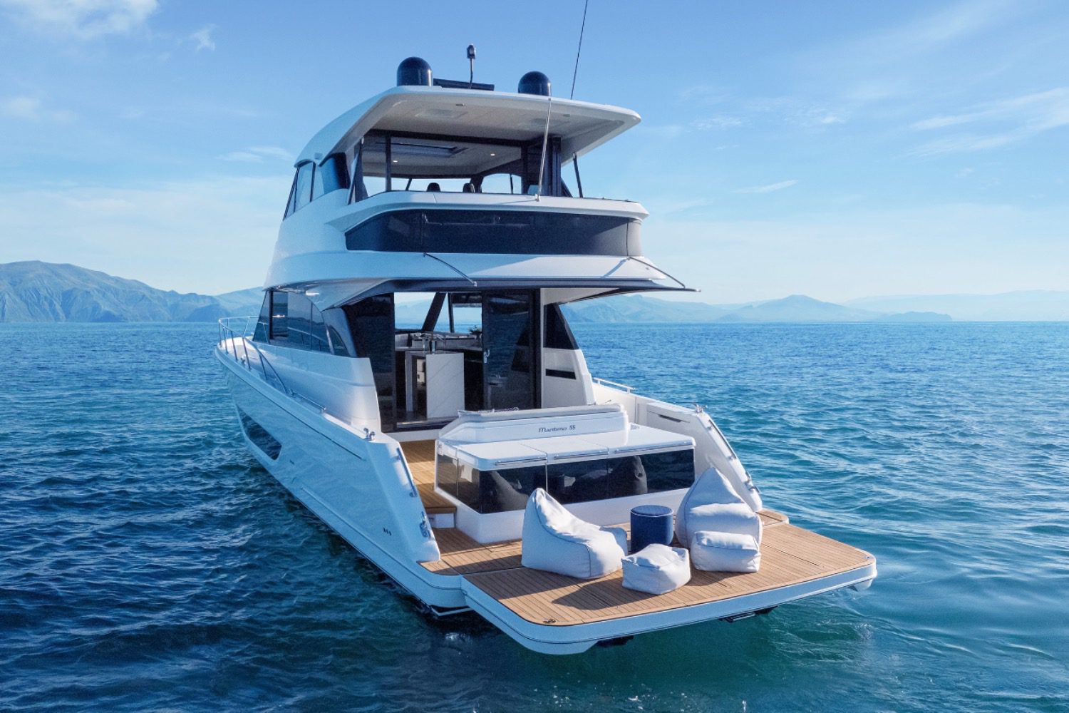 PBIBS 2026 U.S.A | Overview Page - ON DISPLAY - M55 FLYBRIDGE (BLACK EDITION)